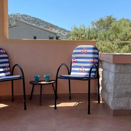 Apartman Emilija Vinišće Extérieur photo
