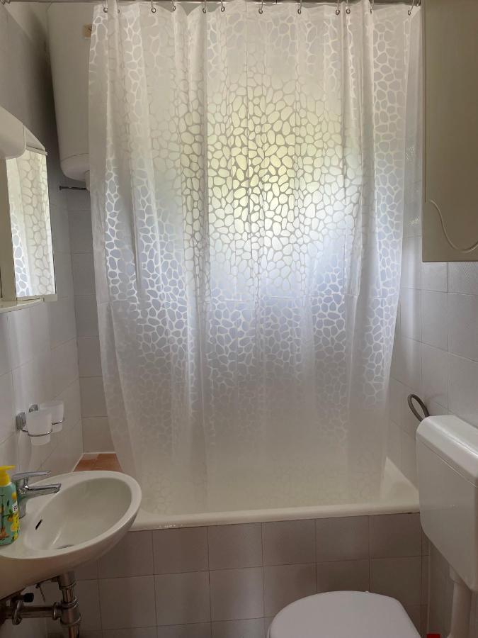 Apartman Emilija Vinišće Extérieur photo
