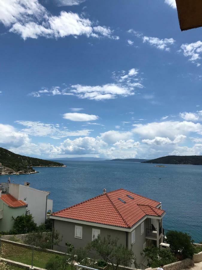 Apartman Emilija Vinišće Extérieur photo